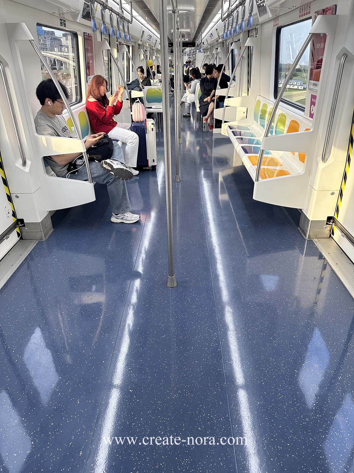 西安地铁诺拉橡胶地板照片4